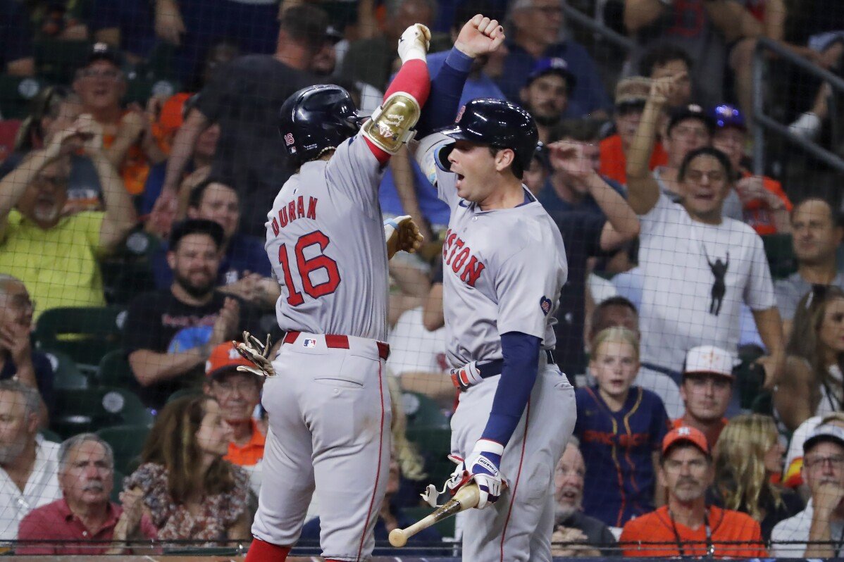 Duran đi 4 trong 4 với cú đánh phá vỡ tỷ số trong inning thứ 8 để giúp Red Sox vượt qua Astros 6-5